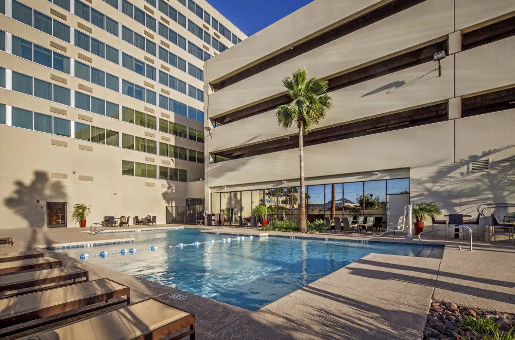 Crowne Plaza Phoenix Airport - PHX by IHG