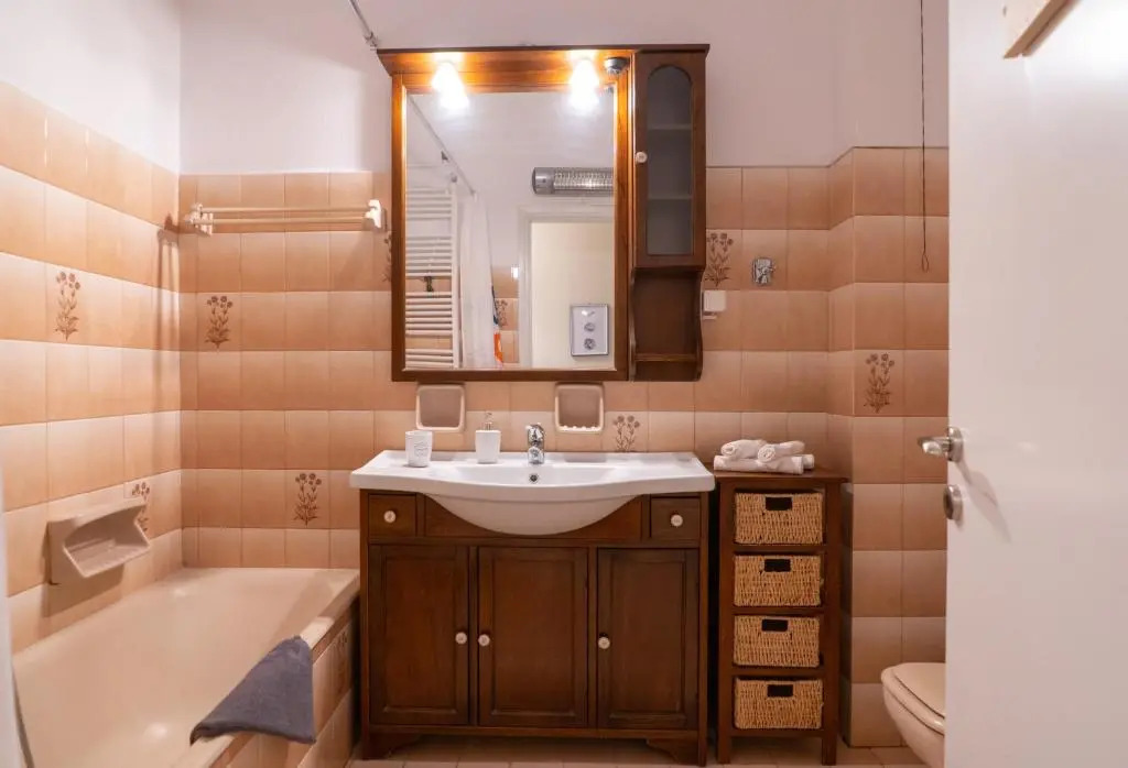 Casa Vestae, Comfortable 2BR Apartment