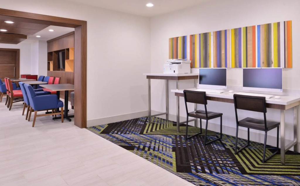 Holiday Inn Express Hotel and Suites Mesquite by IHG