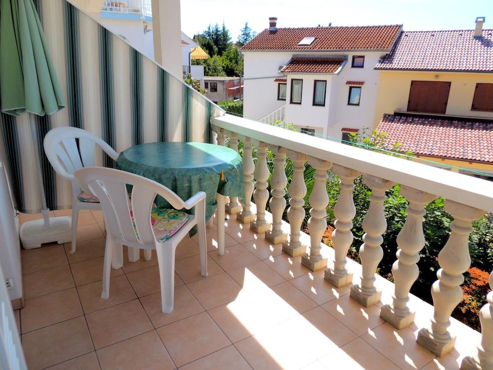 Apartments Maja