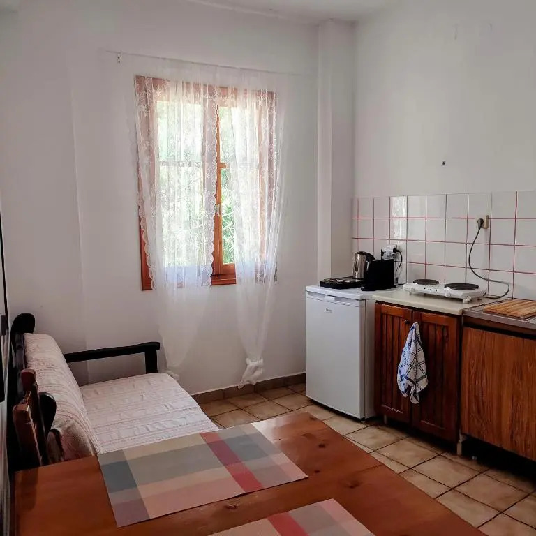 Maroudas Stavros Apartments