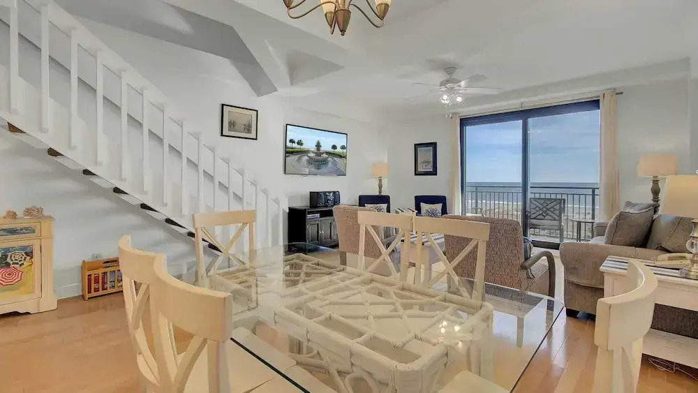 401 A Shipwatch by Avantstay Beachfront Condo w/ Community Pool Access!