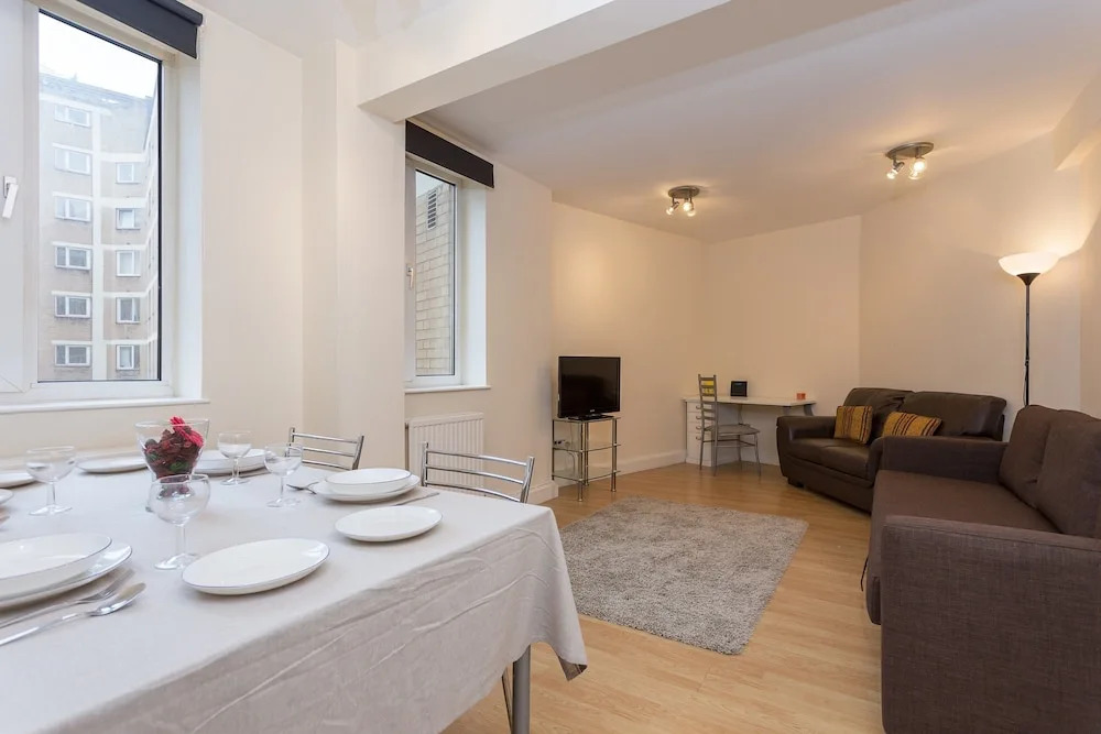 2 Bed Apartment In Kensington