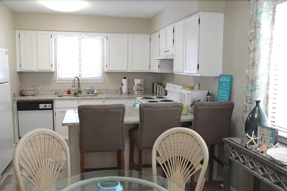 Wolf Bay Villas