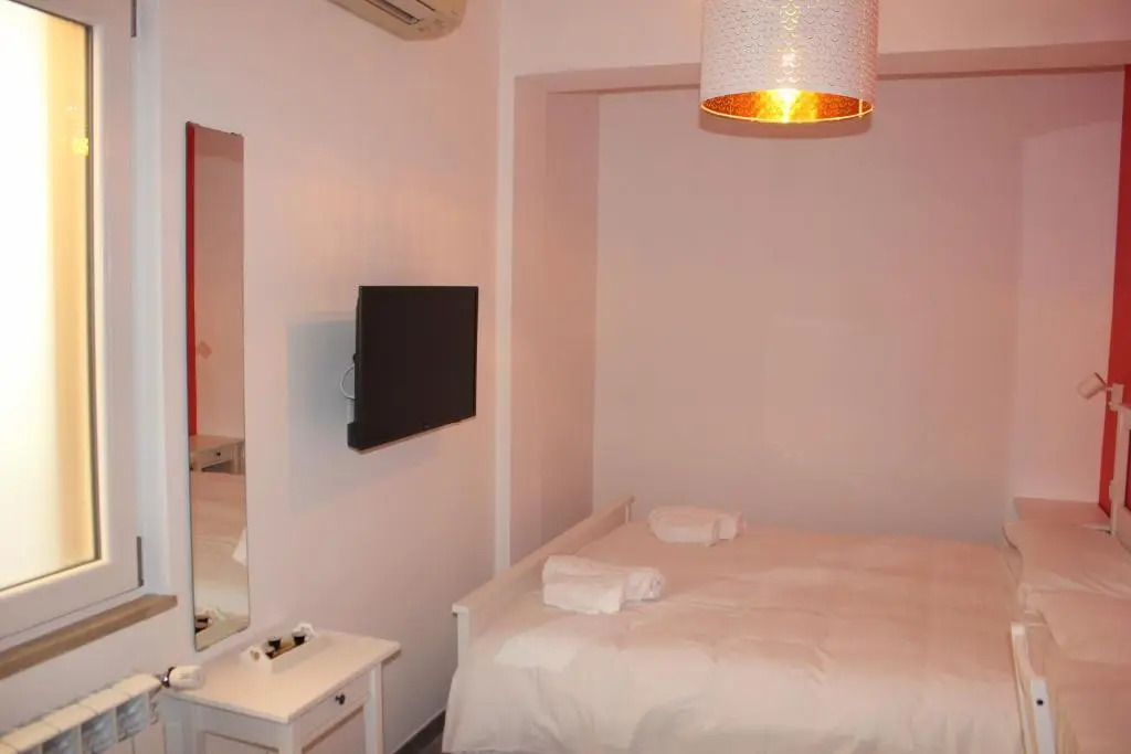 Roman Sunrise Rooms