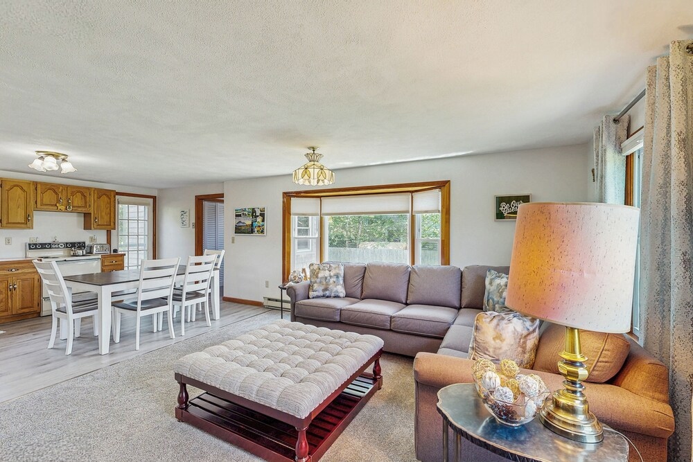 1 Mi to Dtwn Nantucket! Family Getaway w/ Deck