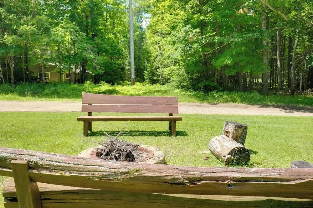 South Twin Lake Cabin w/ Dock, Steps to Water