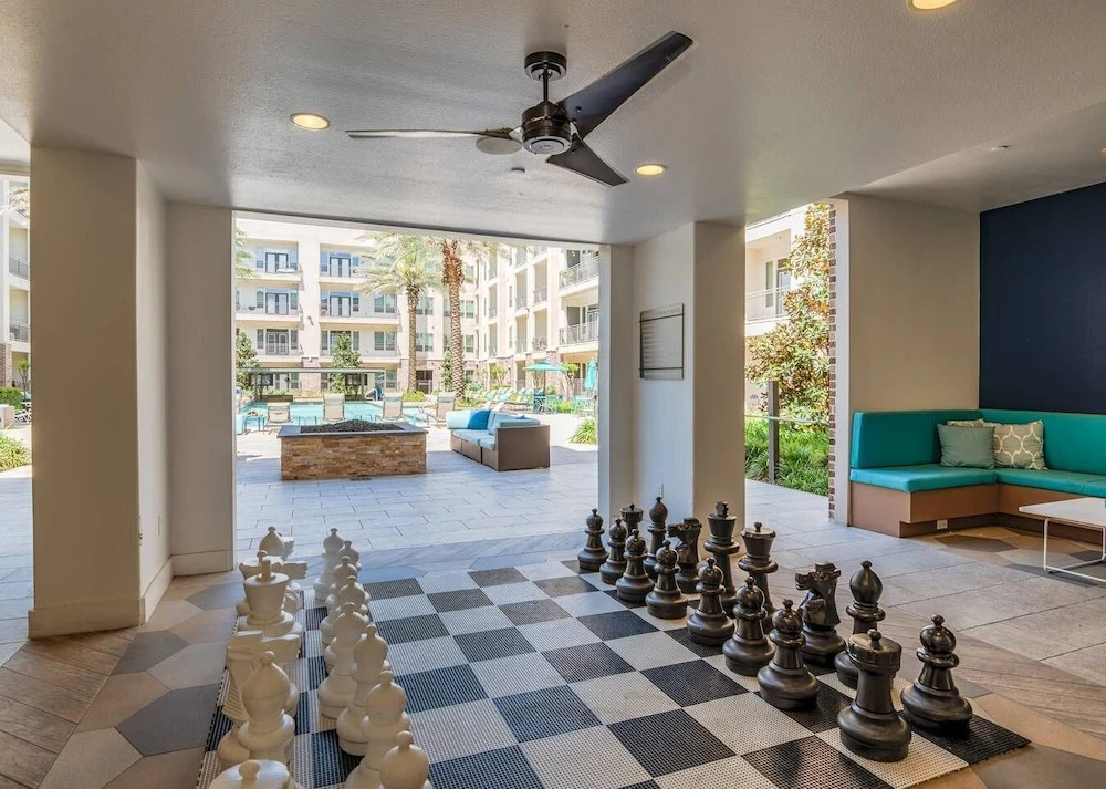 Brand NEW Modern Condo Pool Very Quiet & Safe