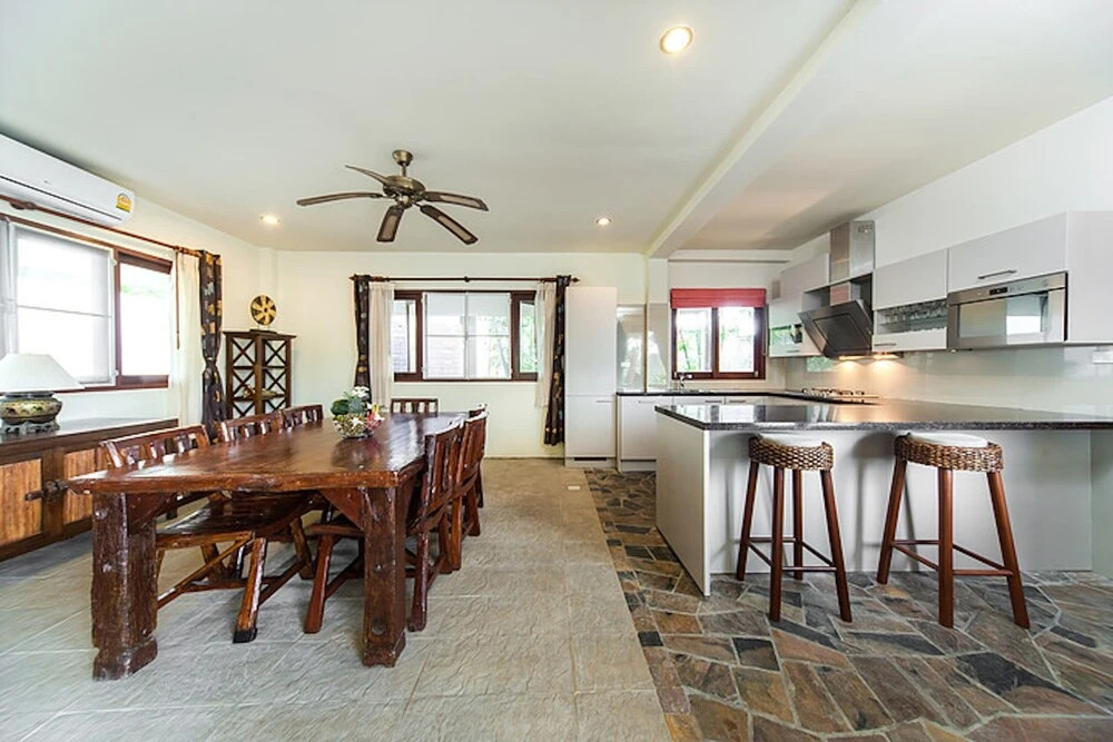 8 Bedroom Twin villas on Samrong Bay beach front resort