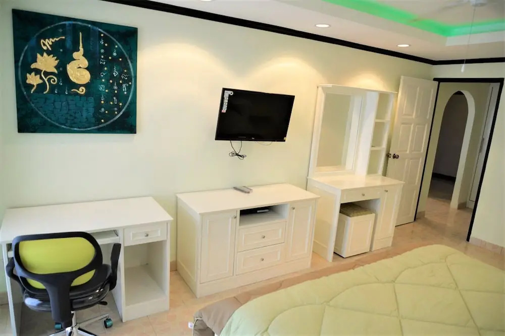 Sleek 1 bed Condo Jomtien