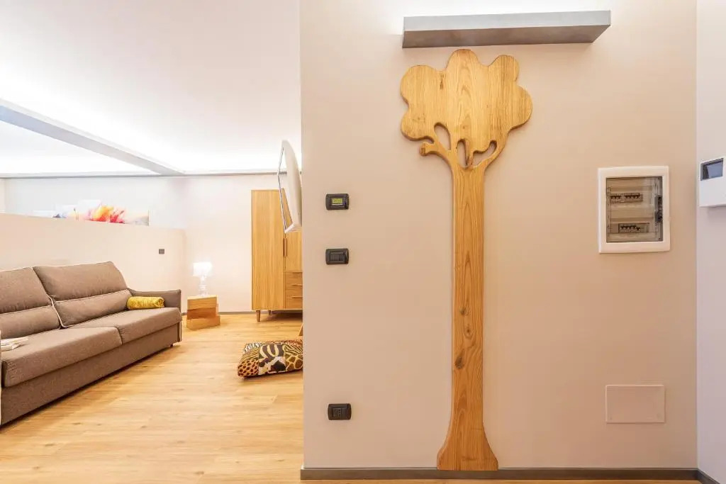 Room 176, Alba Town