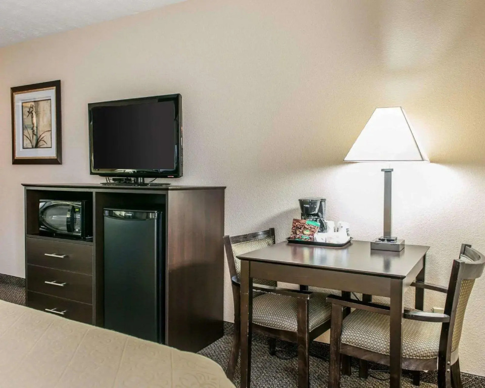 Quality Inn & Suites Mattoon South