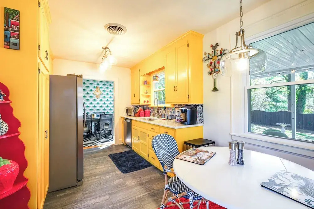 Movie Theater! Family Home, 5 Mi to Dtwn Roanoke