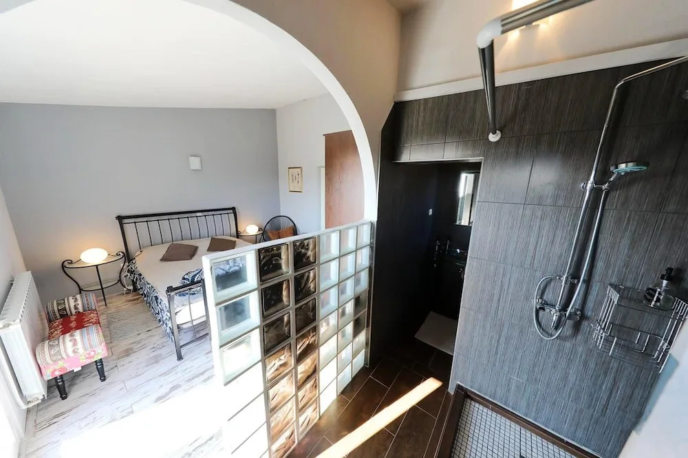 Apartment With 2 Bedrooms in Starigrad, With Wonderful sea View, Enclosed Garden and Wifi - 100 m From the Beach