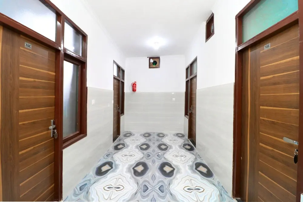 OYO 33475 Orient View