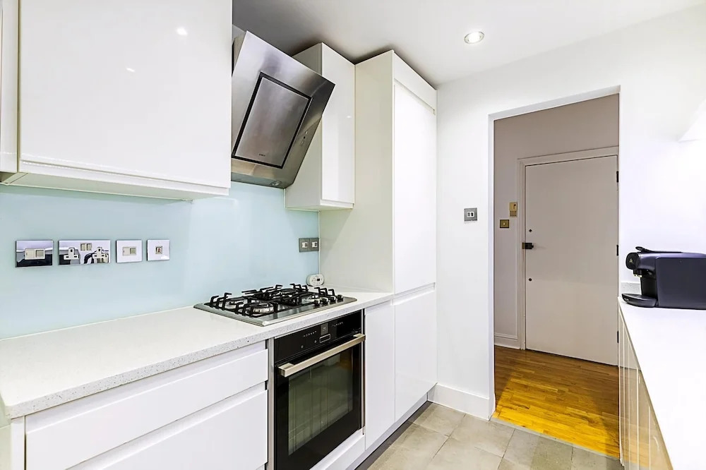 Charming Two-Bedroom Flat in West Hampstead