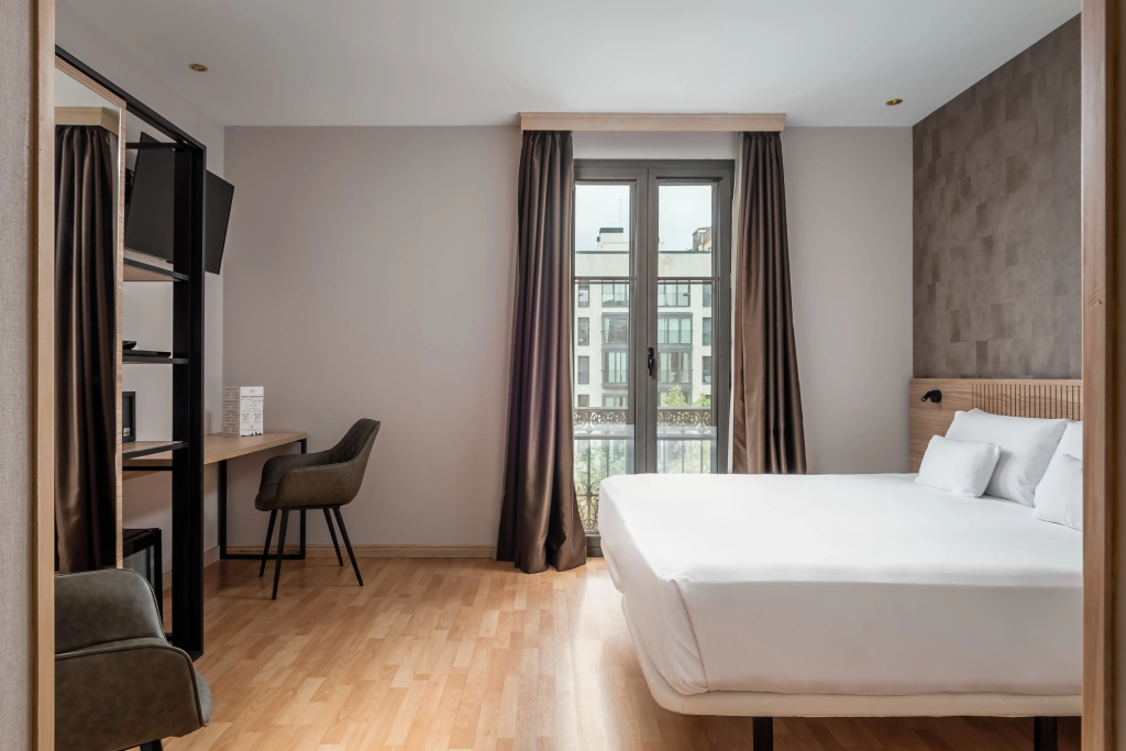 Отель Petit Palace Eixample