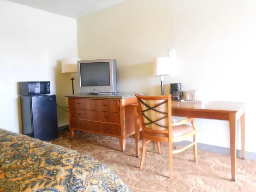 Airport Inn Downtown