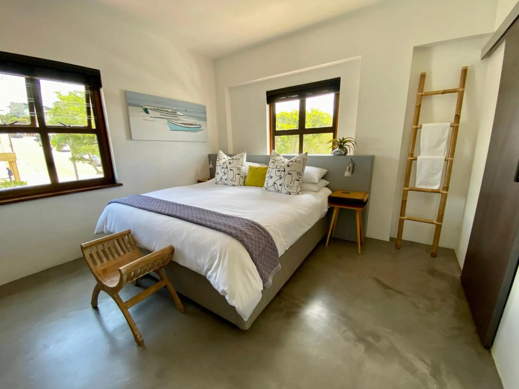 Stay On Main Plett - Contemporary 2-Bedroom Apartment