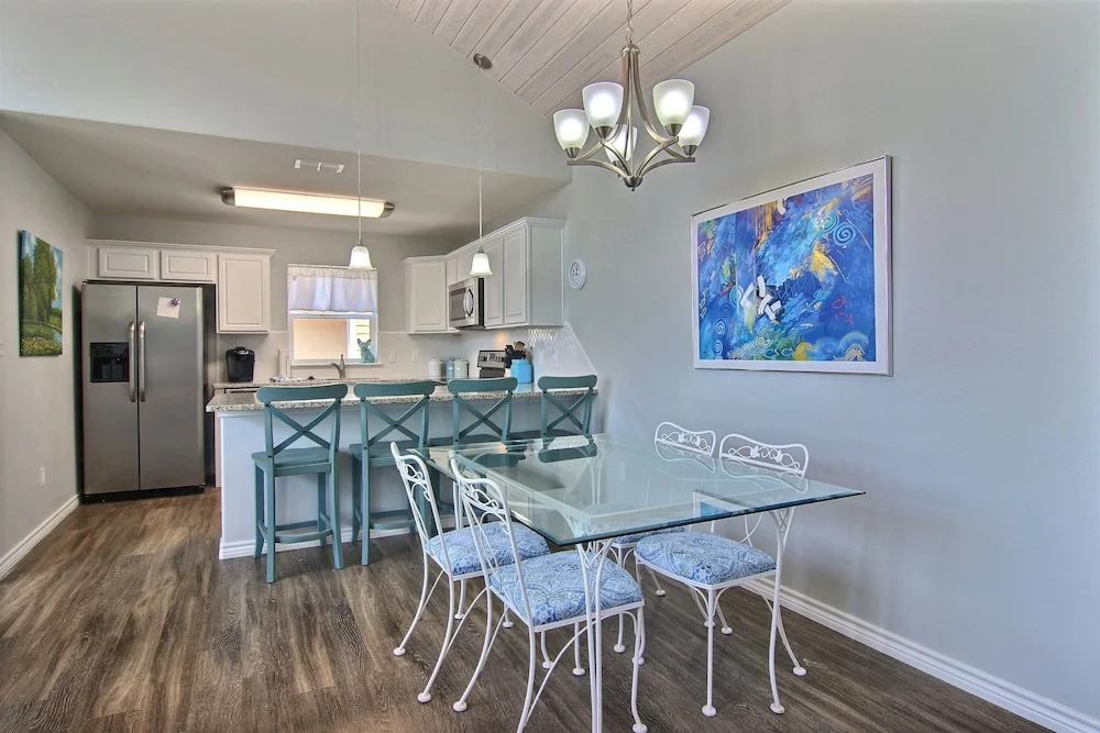 Life is Good Today 4 Bedrooms 4.5 Bathrooms Condo