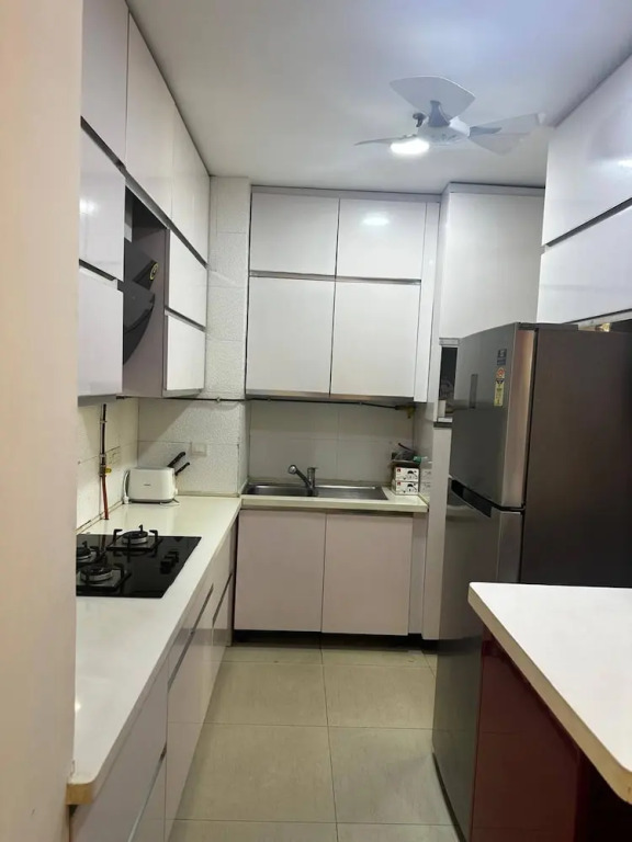 Luxurious Gurugram Apartment for Rent - Entire House With City & Garden Views