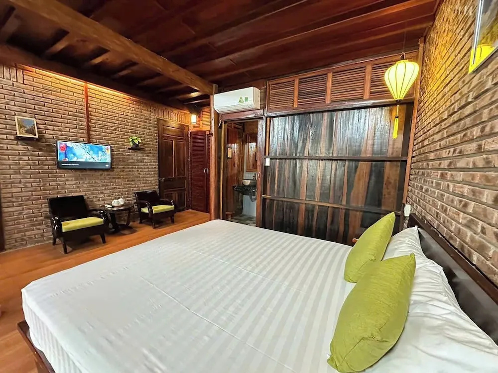 Hometown Wooden 5 BRS Pool Villa Hoi An
