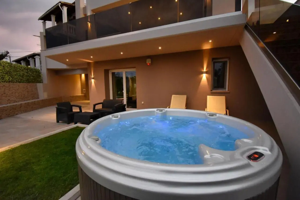 Alikes Deluxe Houses - 300m from the beach