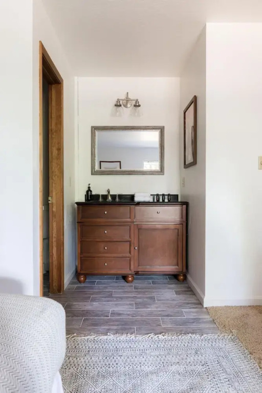 Wolfe by AvantStay | Near Lake Tahoe, w/ Hot Tub, Fireplace, 2 Private Decks!