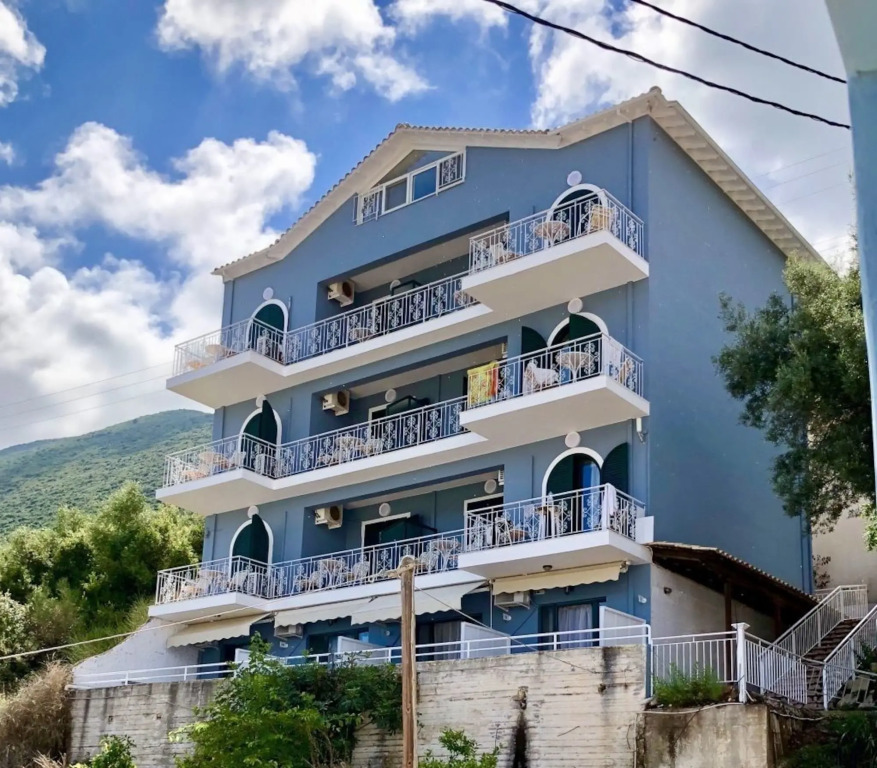 Ponti Beach Hotel