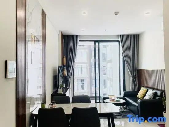 Tayastay - 1 bedroom apt at The Emerald Golf View - Pool, Gym, Near Aeon Mall and VSIP