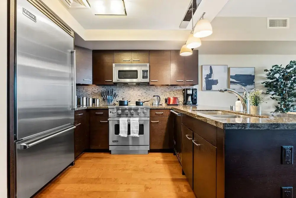 Allure Waikiki 2 Bedroom Condo by RedAwning