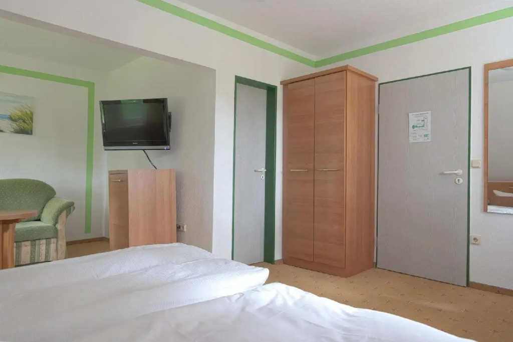 Hotel Schöne Aussicht, Stilvoll modern, direkt am Rüstersieler Hafen