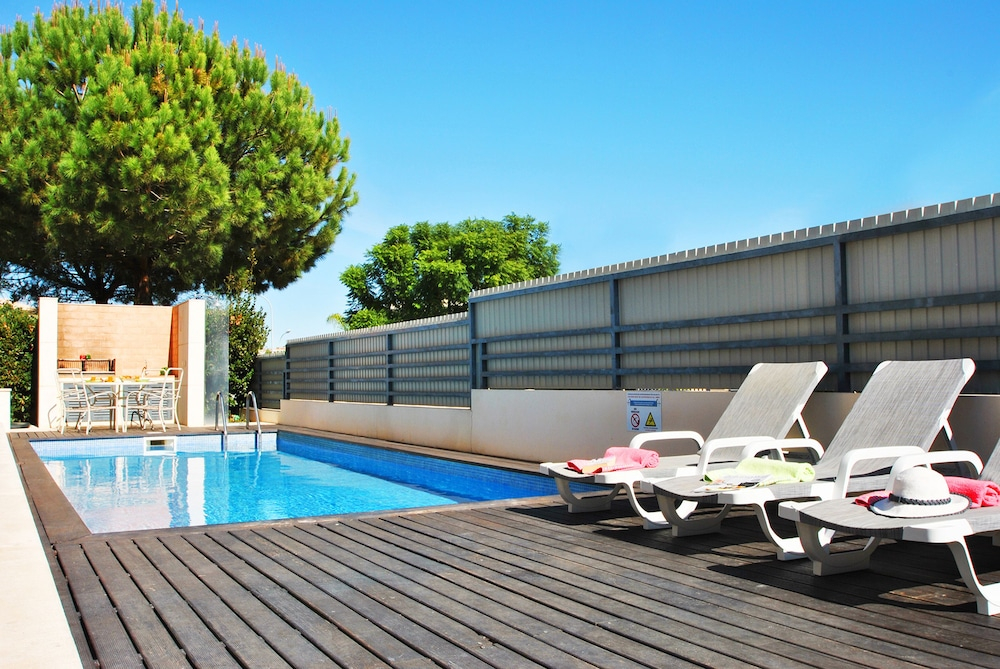 Villa Paraty - Piscina e BBQ, perto da Strip - Albufeira