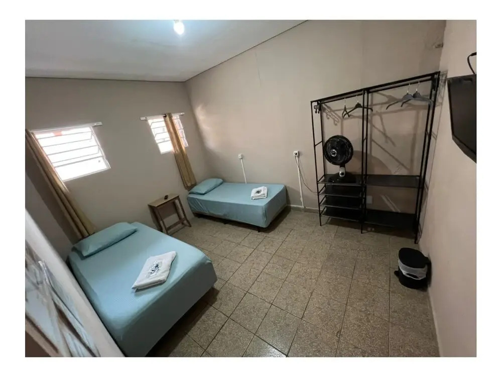 Haja Luz Casa Pousada 2 no Centro de Itaquaquecetuba