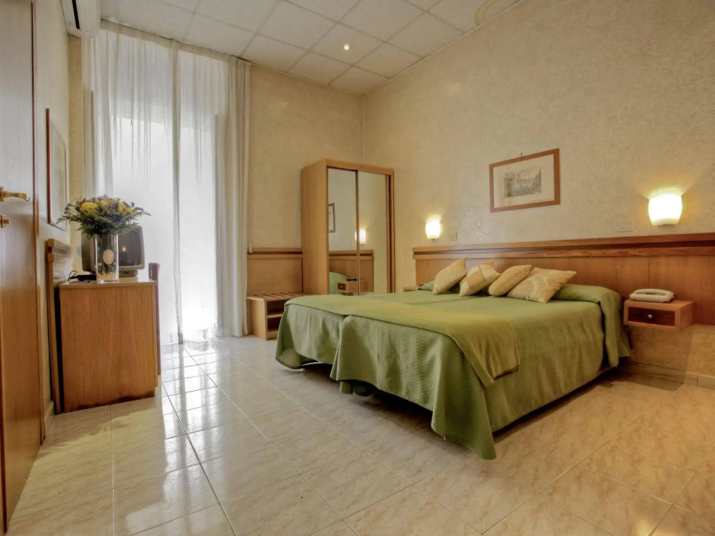 Hotel Embassy
