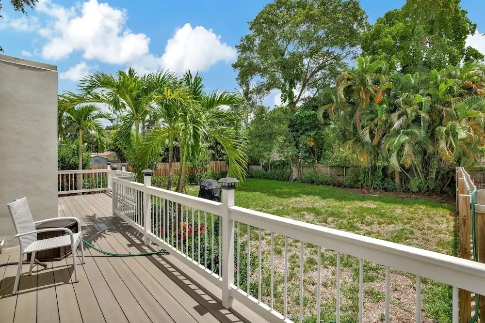 Sunshine Getaway Sleeps 4!