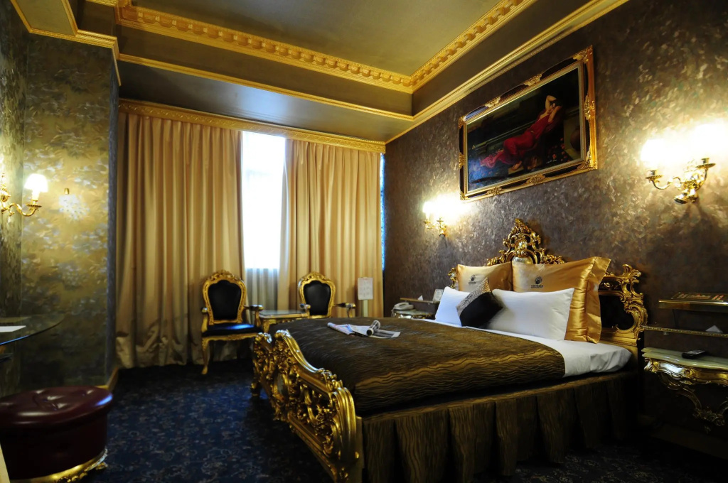 The We Hotel