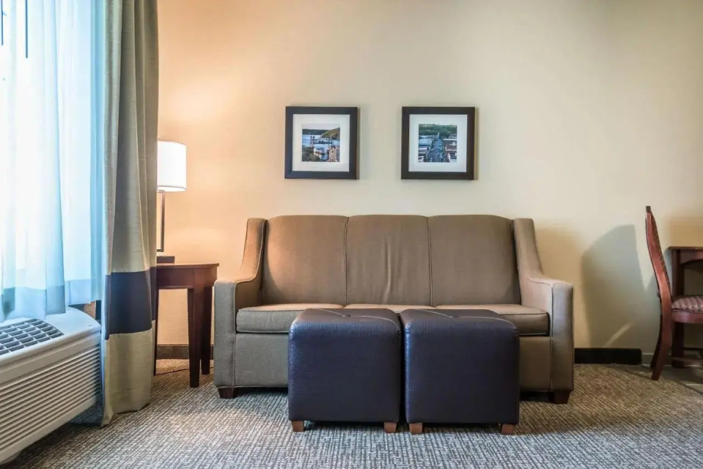 Holiday Inn Express Hotel & Suites Stillwater