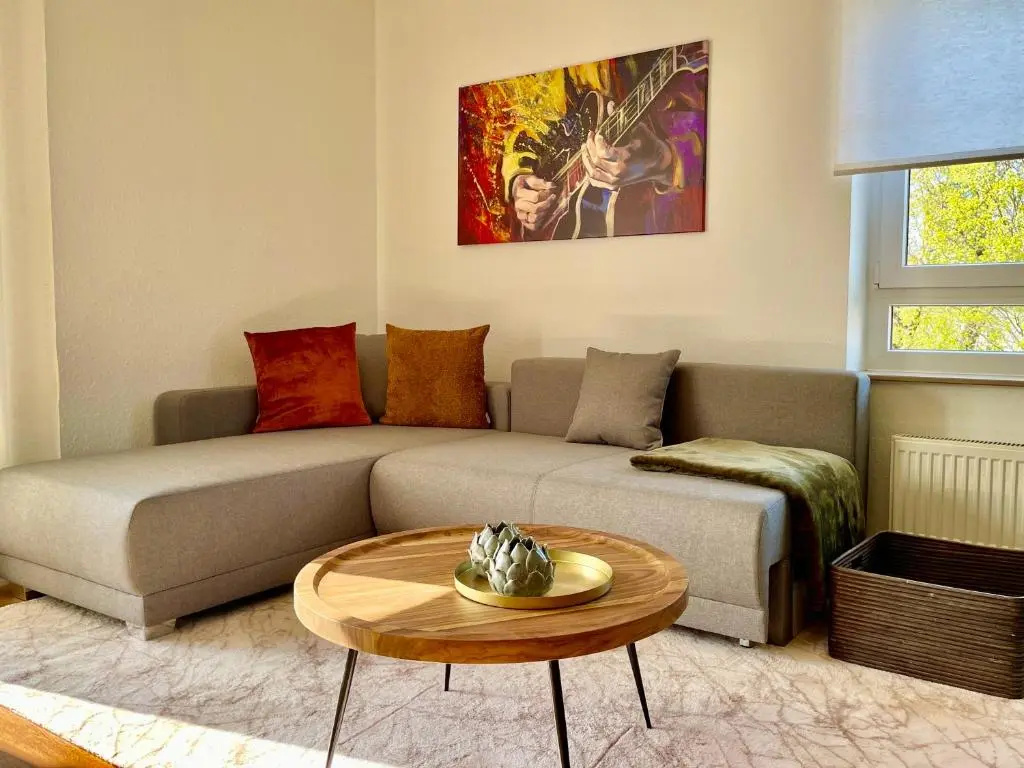 Holiday Business Apartment I 2,5 room I 60qm I Highspeed WLAN l near City and Fair I Automobil und Tech-Company