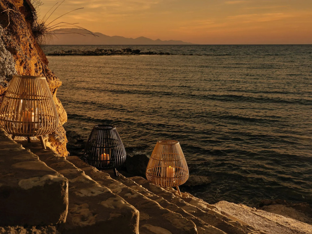 Oceanis Luxury Suites with Private Heated Pools and Sea View