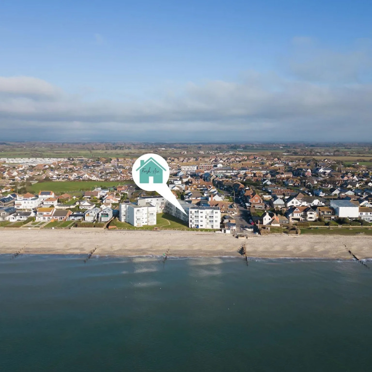 Two Bed Seafront Escape in East Wittering