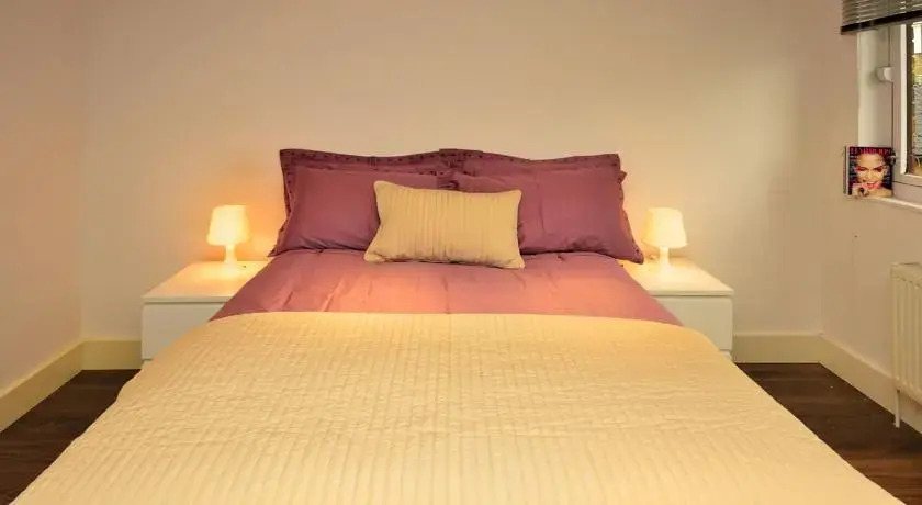 W14 Apartments - Battersea Apartment