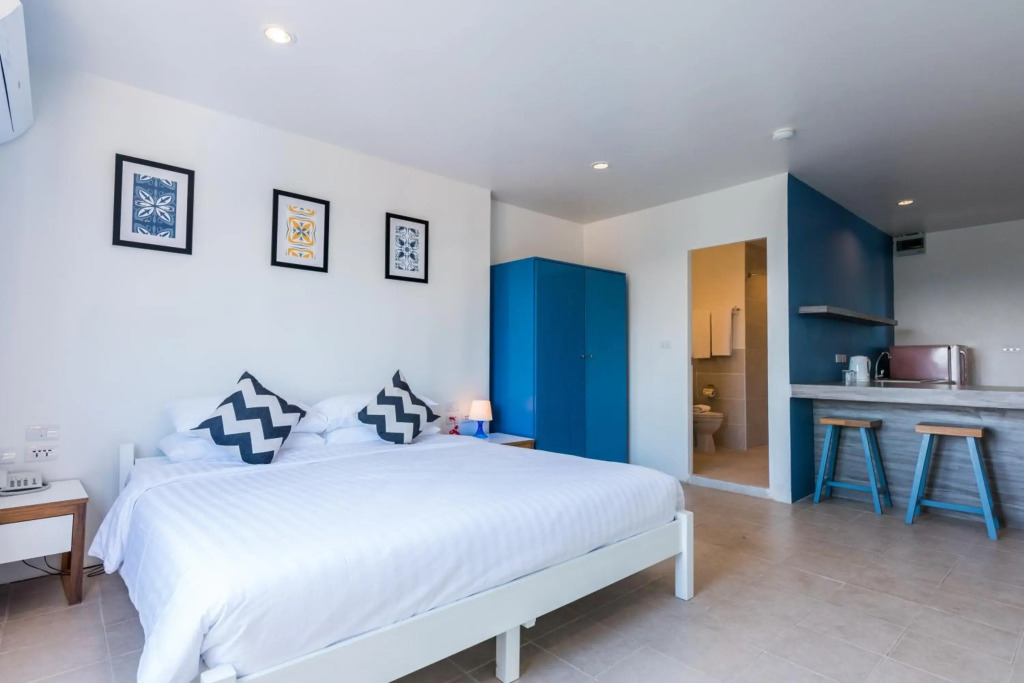 Maikhao Hotel, Phuket