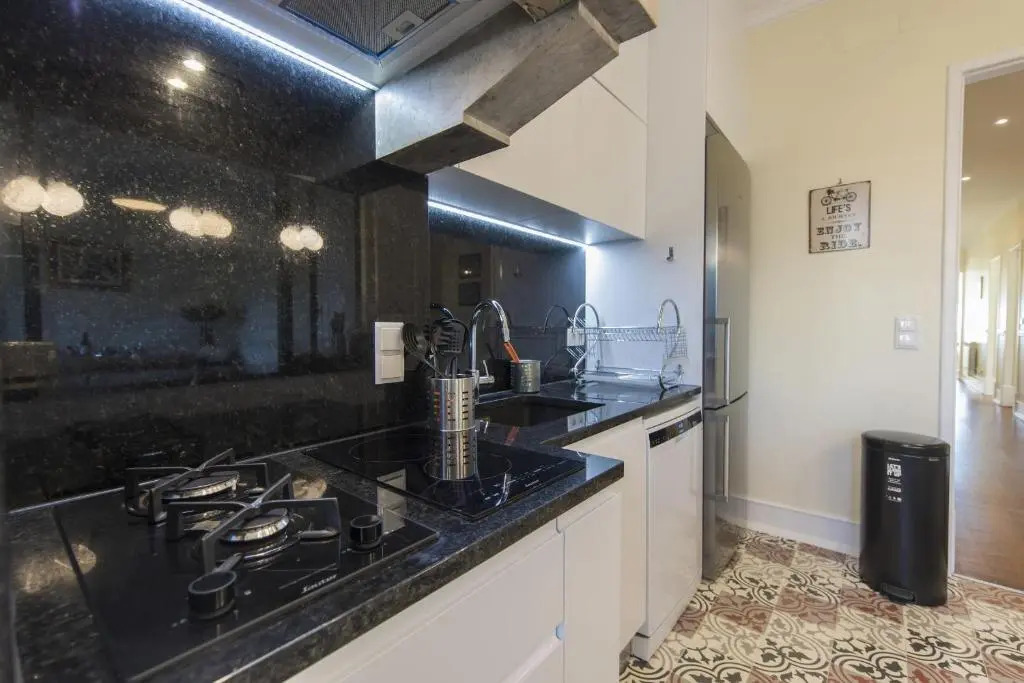 Spacious 4bdr River View