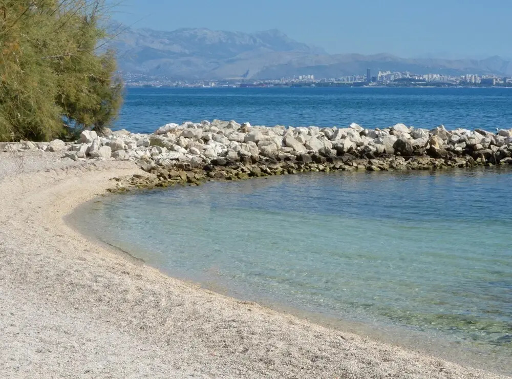 Stylish Kaštela Apartment With Modern Amenities and Free Parking