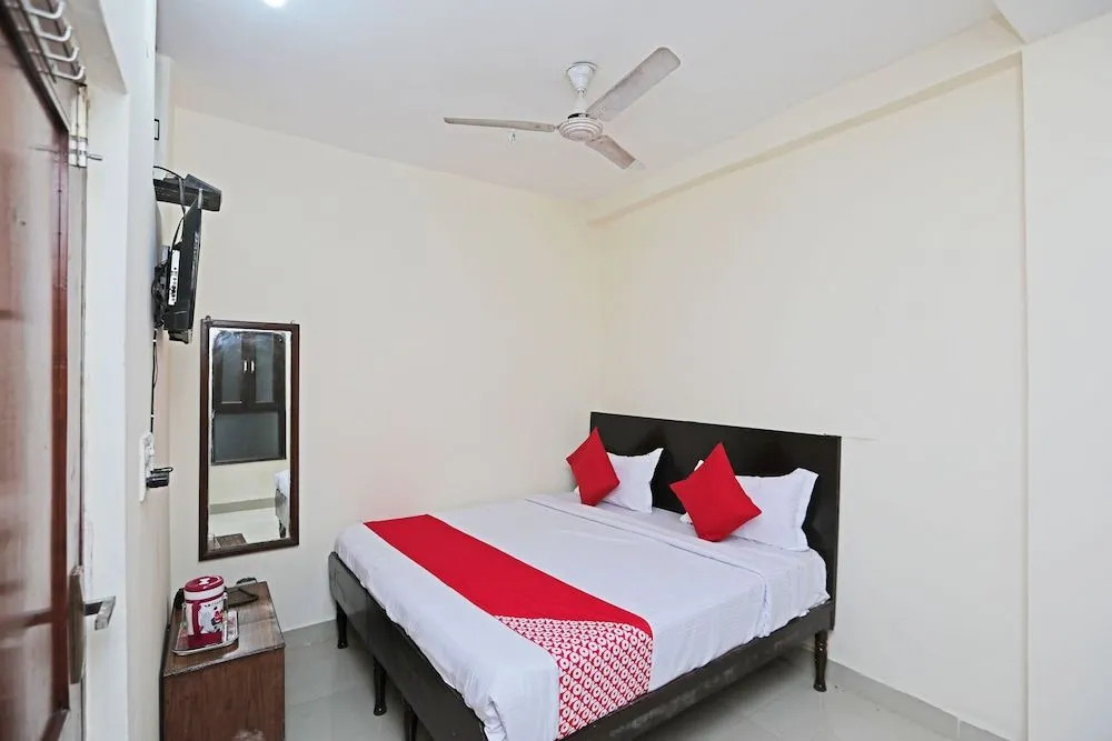 Gulshan Deluxe by OYO Rooms