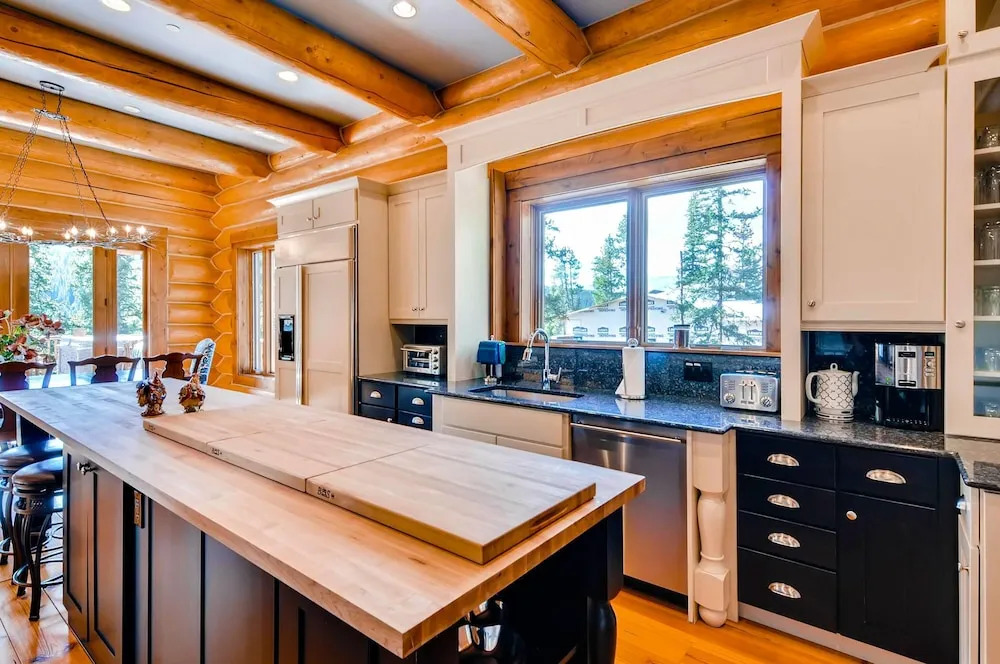 Goldenview Lodge
