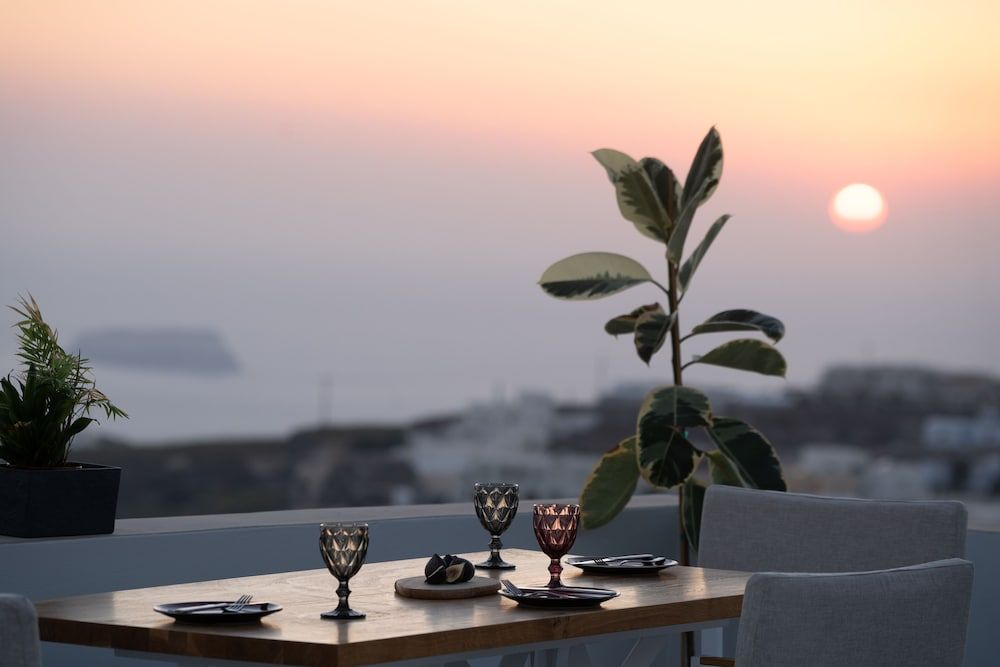 Sunset View Villa with Swimming Pool & Heated Jacuzzi
