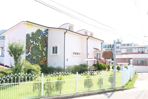 Tongyeong One Guesthouse