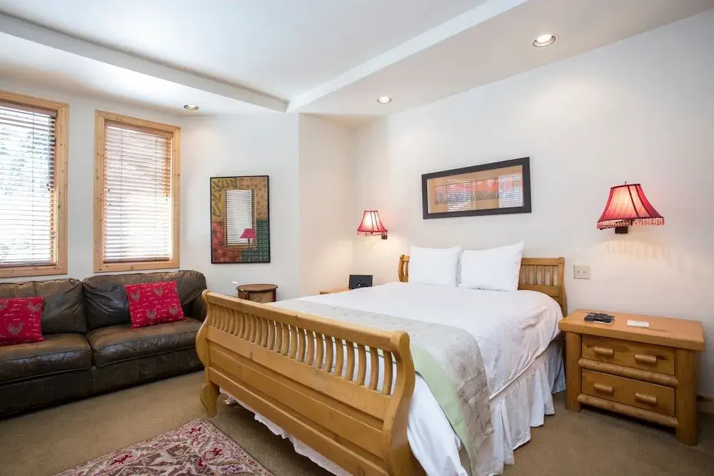 Trail's End Lodge 4 Bedroom Condo #17 with Spa by Deer Valley Resort